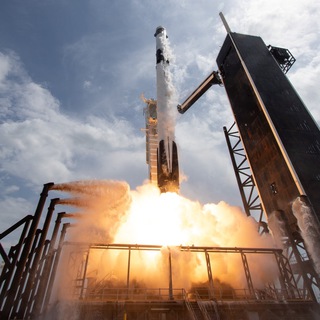 Логотип Телеграм канала World & Science. Бесплатная аналитика Telegram каналов