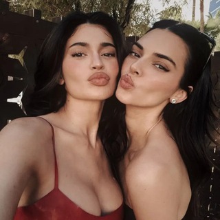 Логотип Телеграм канала Kylie Kandal Jenner| کایلی کندال جنر. Бесплатная аналитика Telegram каналов