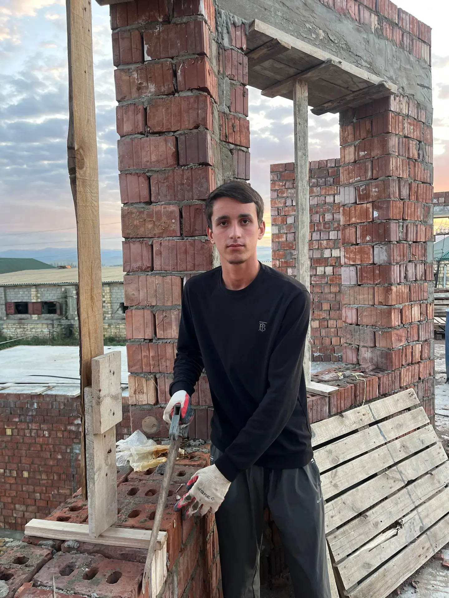 Логотип Телеграм канала stroim_poumu. Бесплатная аналитика Telegram каналов