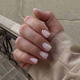 Логотип Телеграм канала manicuurre. Бесплатная аналитика Telegram каналов