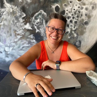 Логотип Телеграм канала Ольга Скребейко читает. Бесплатная аналитика Telegram каналов