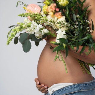 Telegram Channel logo MommiesRunTheWorld. Free Telegram Channel Analytics