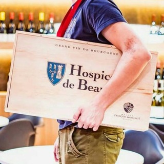 Логотип Телеграм канала Саша и вино. Бесплатная аналитика Telegram каналов