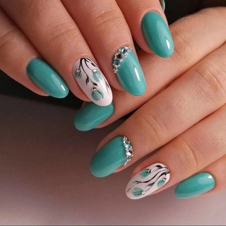 Логотип Телеграм канала vashmanikyur25. Бесплатная аналитика Telegram каналов