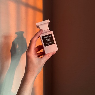 Telegram Channel logo redheadsmells. Free Telegram Channel Analytics