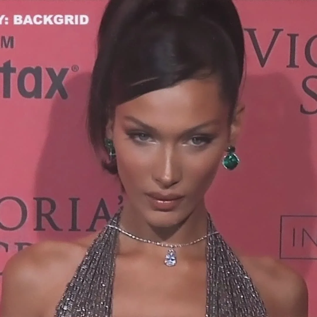 Telegram Channel logo yourrworrlld. Free Telegram Channel Analytics