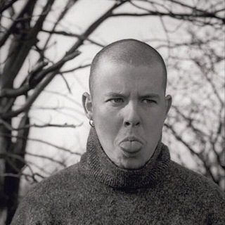 Telegram Channel logo wearheartonasleeve. Free Telegram Channel Analytics