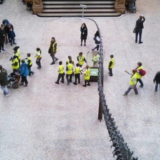 Логотип Телеграм канала Музеи и люди. Бесплатная аналитика Telegram каналов