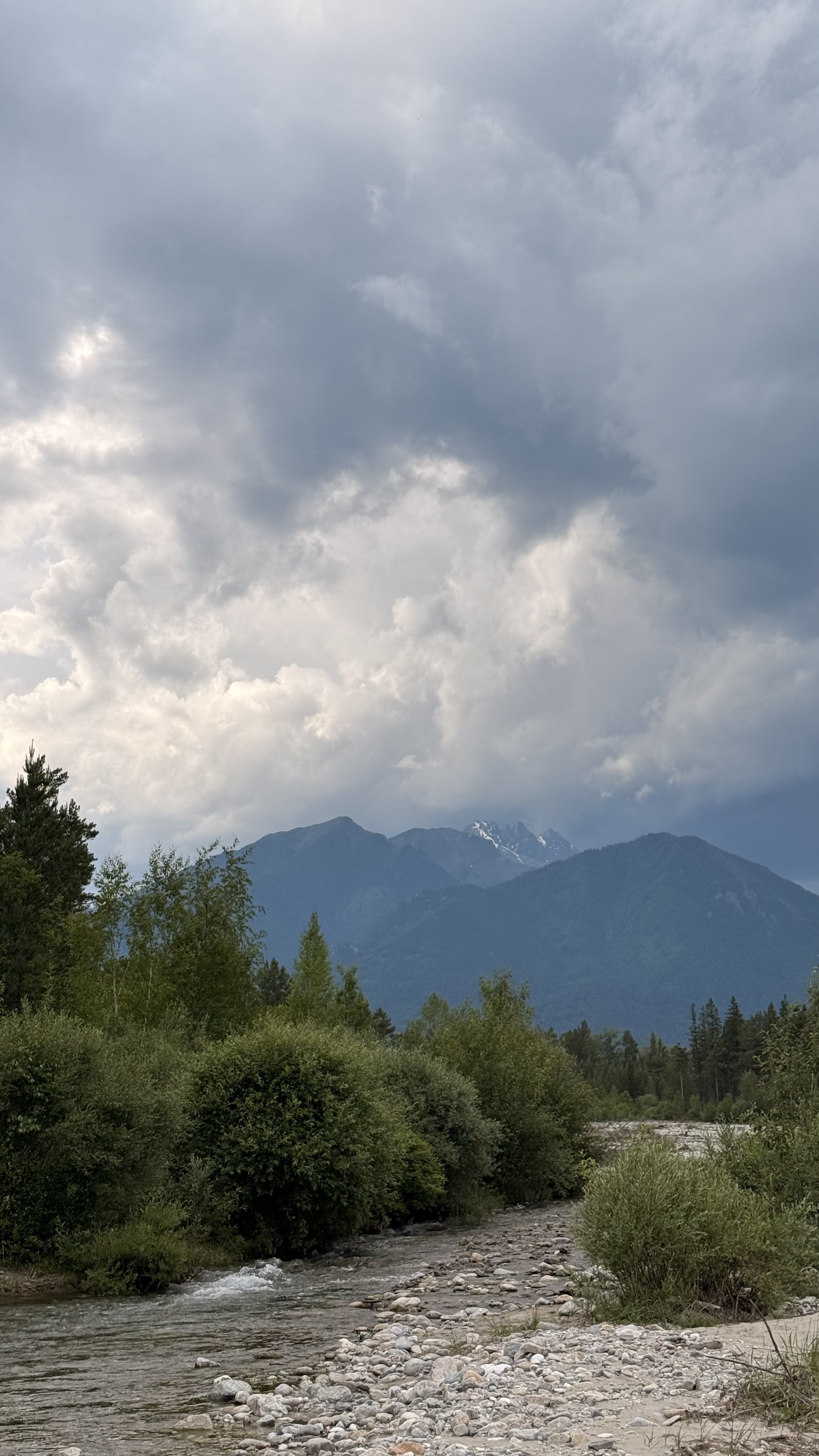 Горная река в Аршане
