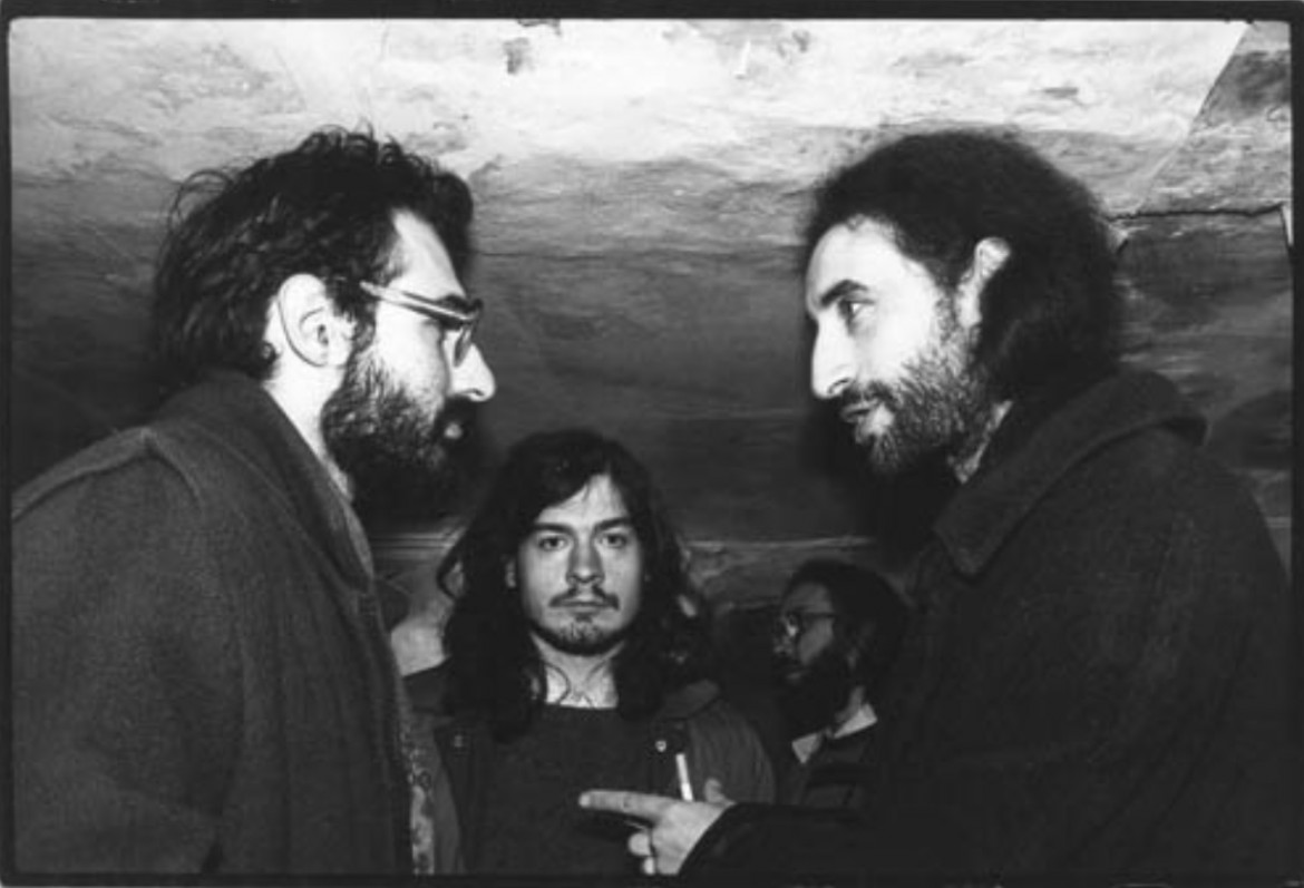 Юрий Лейдерман, Анатолий Осмоловский и Борис Юхананов в галерее на Трёхпрудном. Конец 1980-х