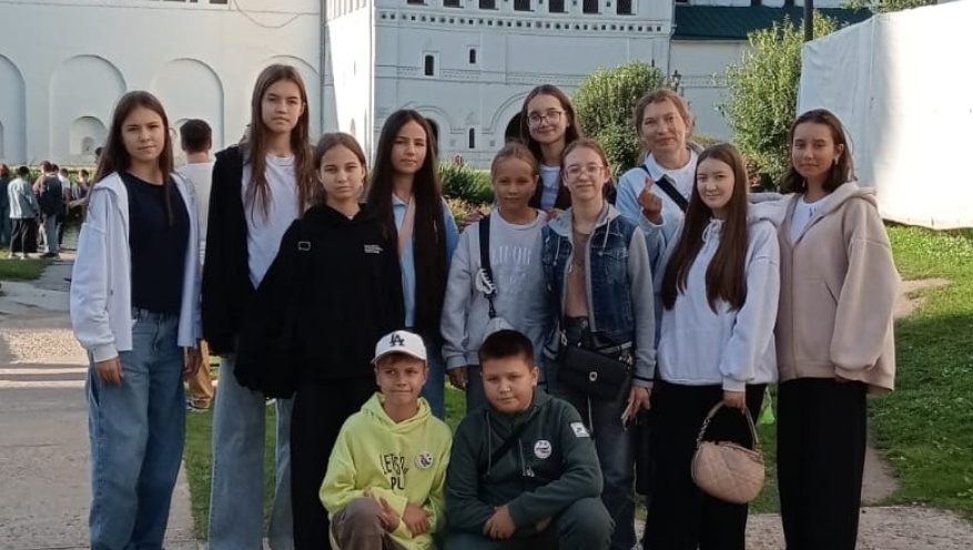 Талантливые-школьники-Козьмодемьянска-путешествуют-по-«Золотому-кольцу»-России