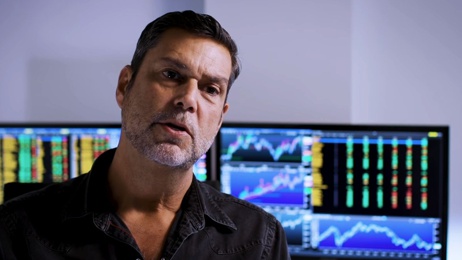 Инвестор Рауль Пал продает золото, чтобы вложить 98% активов в биткоин и Ethereum