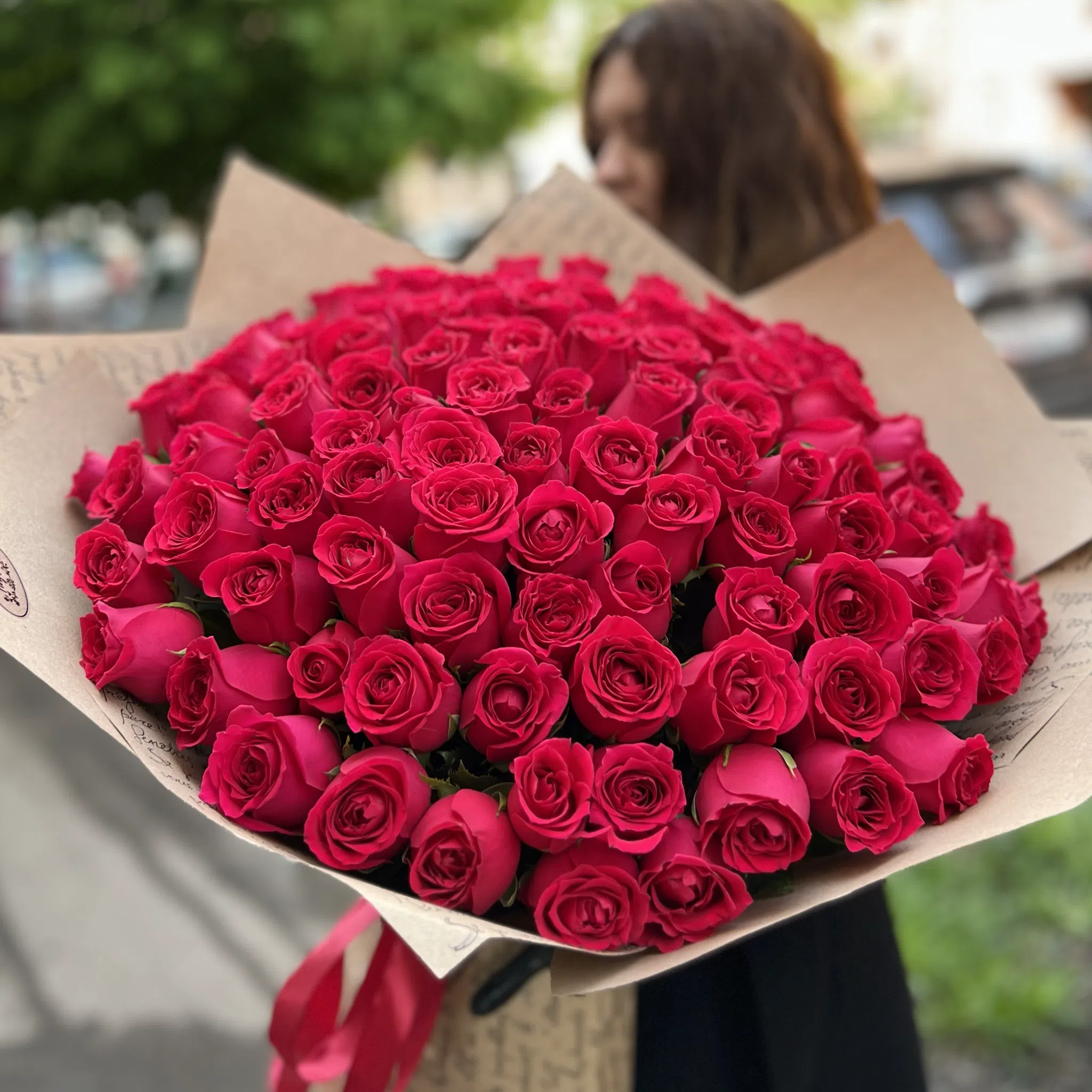 101 малиновая роза