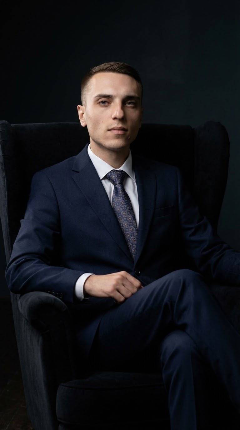 Денис Павлович Колиев — писатель, поэт, эссеист