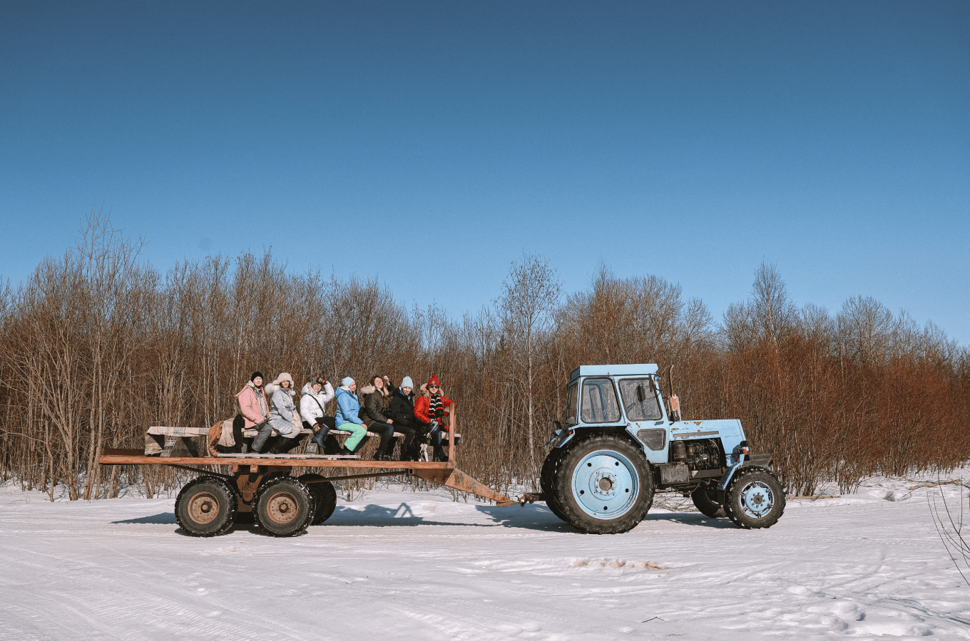 Зимнее путешествие на тракторе