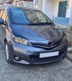 Реснички на фары для Toyota Vitz 2010-2014