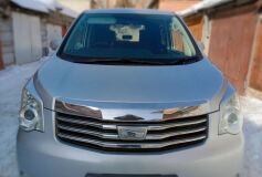 Накладки на фары (реснички) для Toyota Noah 2010-2013