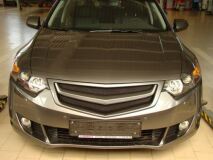 Планка в решетку радиатора "SPORT" для Honda Accord VIII 2008- / Acura TSX (CU2)var №2 без логотипа Honda