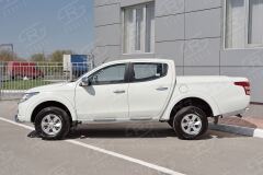 Пороги труба D76 с накладкой (вариант 1) для Mitsubishi L200 2015-