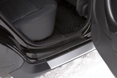 Накладки на внутренние пороги дверей Вариант 2 для Renault Duster 2010-, Nissan Terrano 2014-