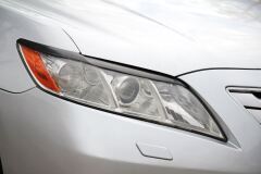 Накладки на передние фары (Реснички) УКОРОЧЕННЫЕ Toyota Camry V40 2006-2009 (дорест.)