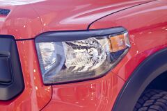 Накладки на передние фары (реснички) Toyota Tundra 2013-