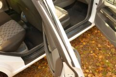 Накладки на внутренние пороги дверей Ford Focus II 2005-2010