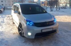Реснички на фары для Toyota Isis 2004-2009