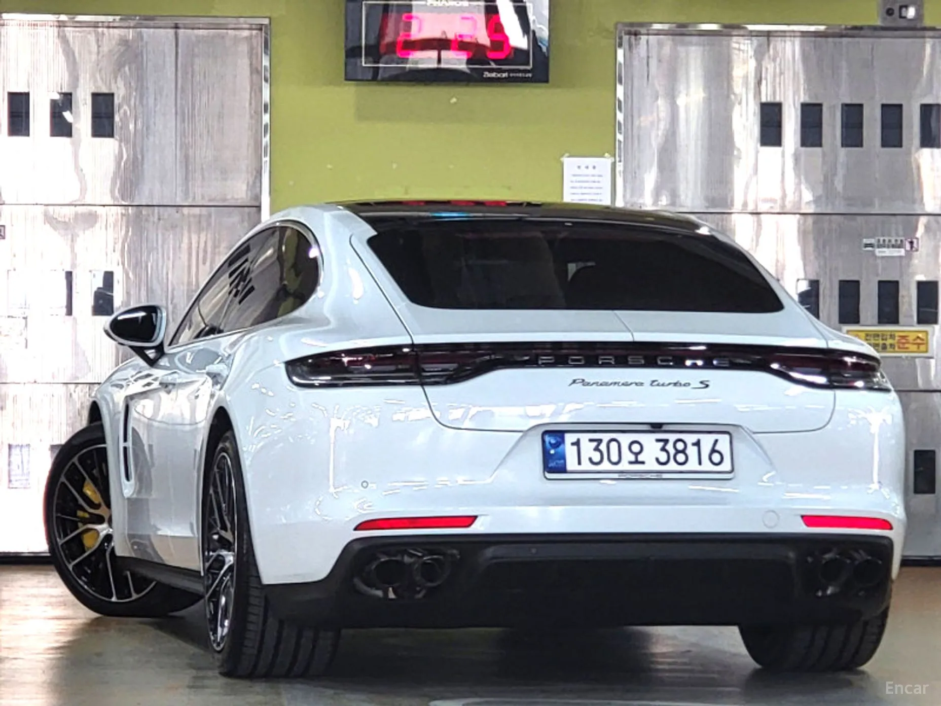 Porsche Panamera (971)