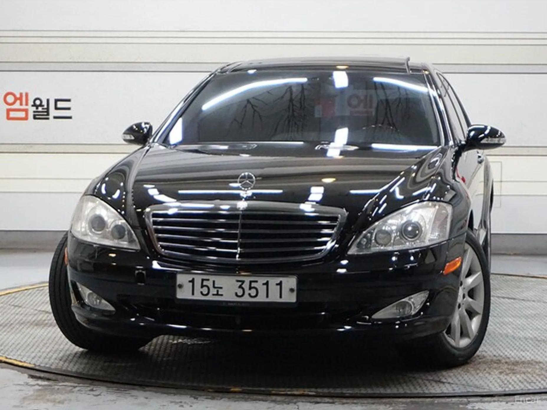 Mercedes Benz S-Class W221