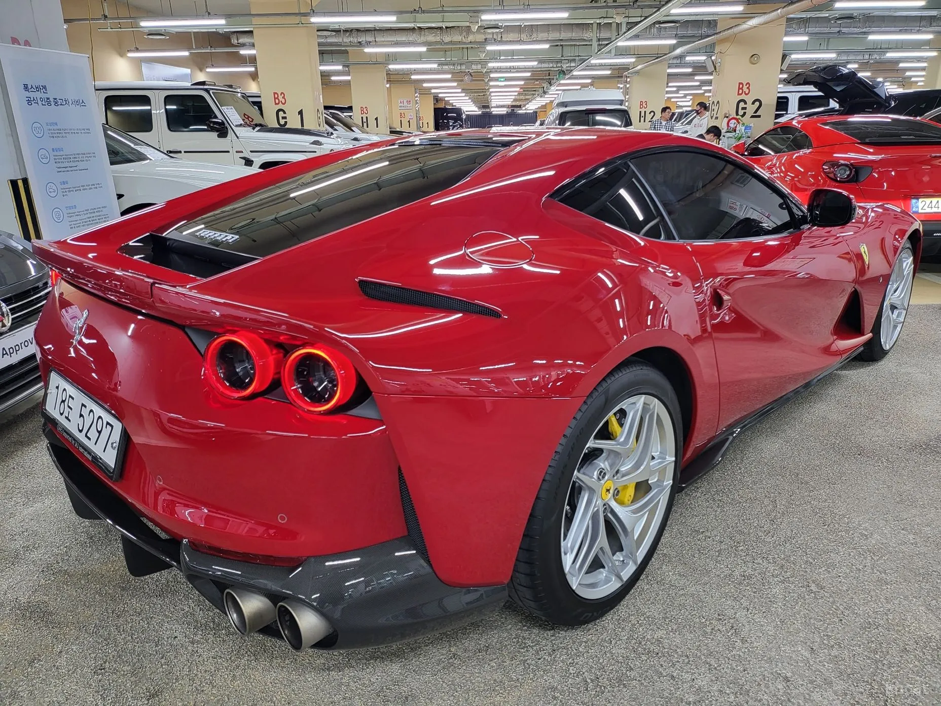 Ferrari 812 Superfast превью 10