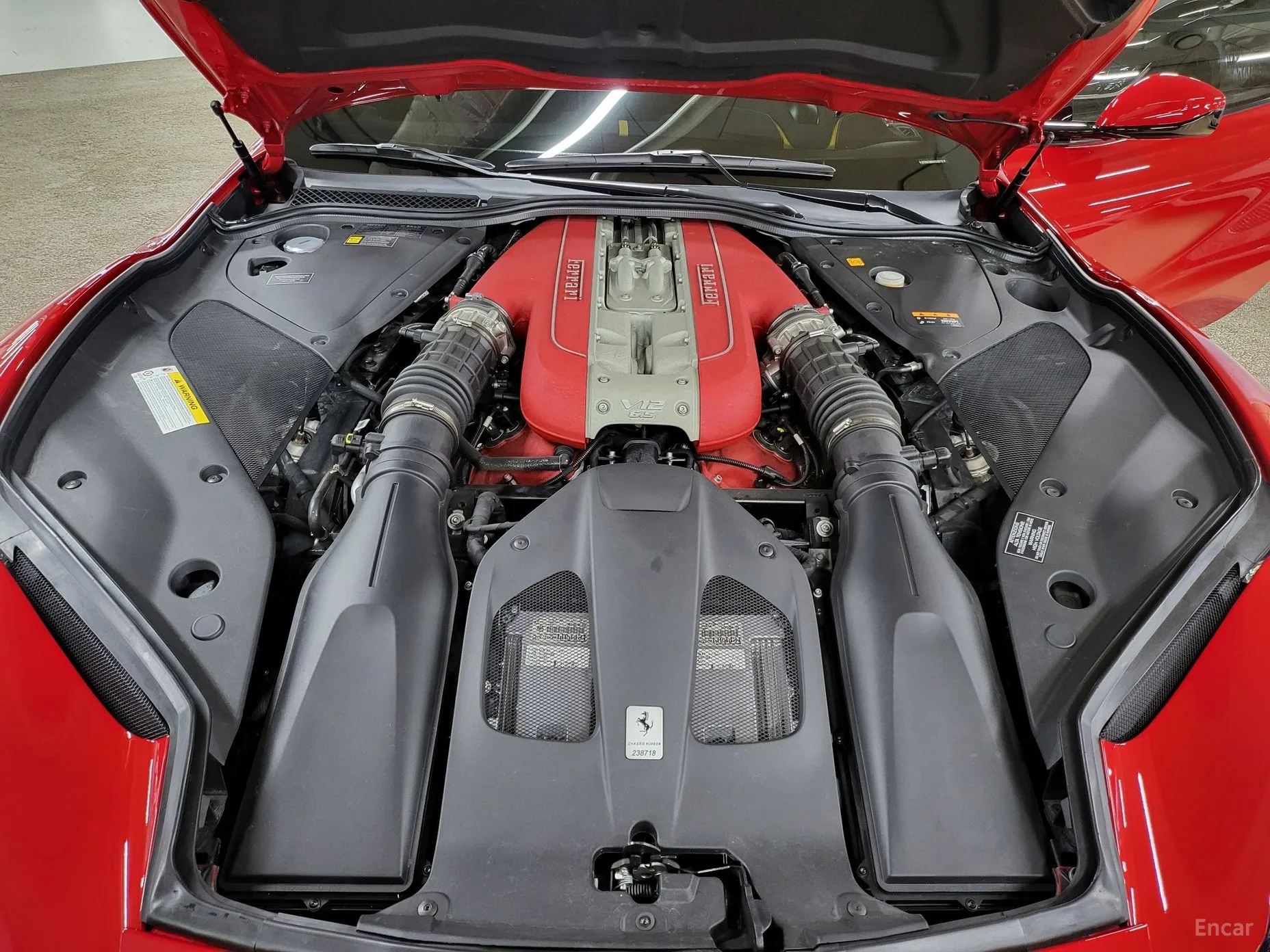 Ferrari 812 Superfast превью 12