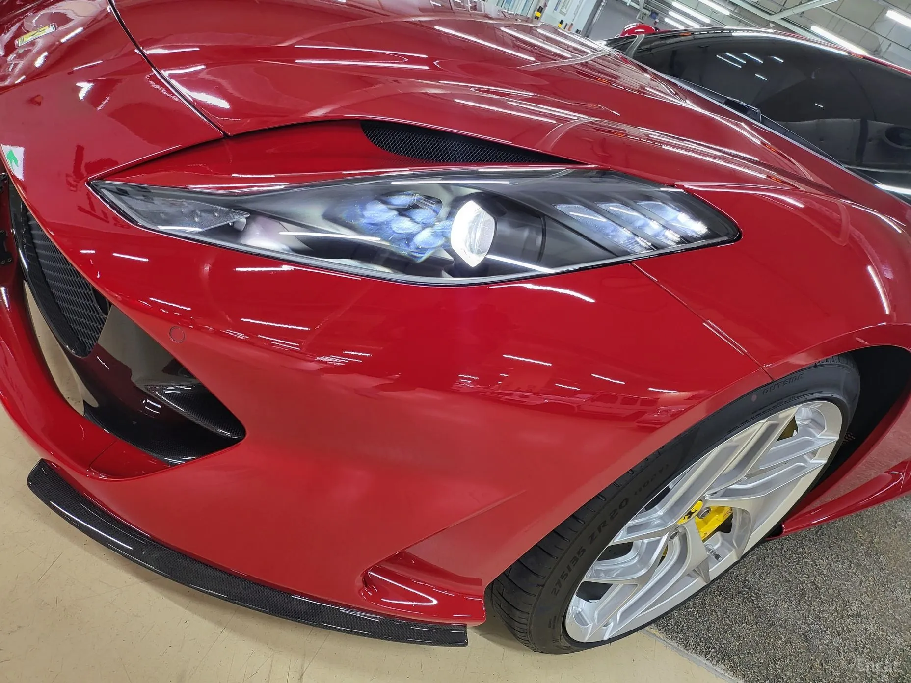 Ferrari 812 Superfast превью 18