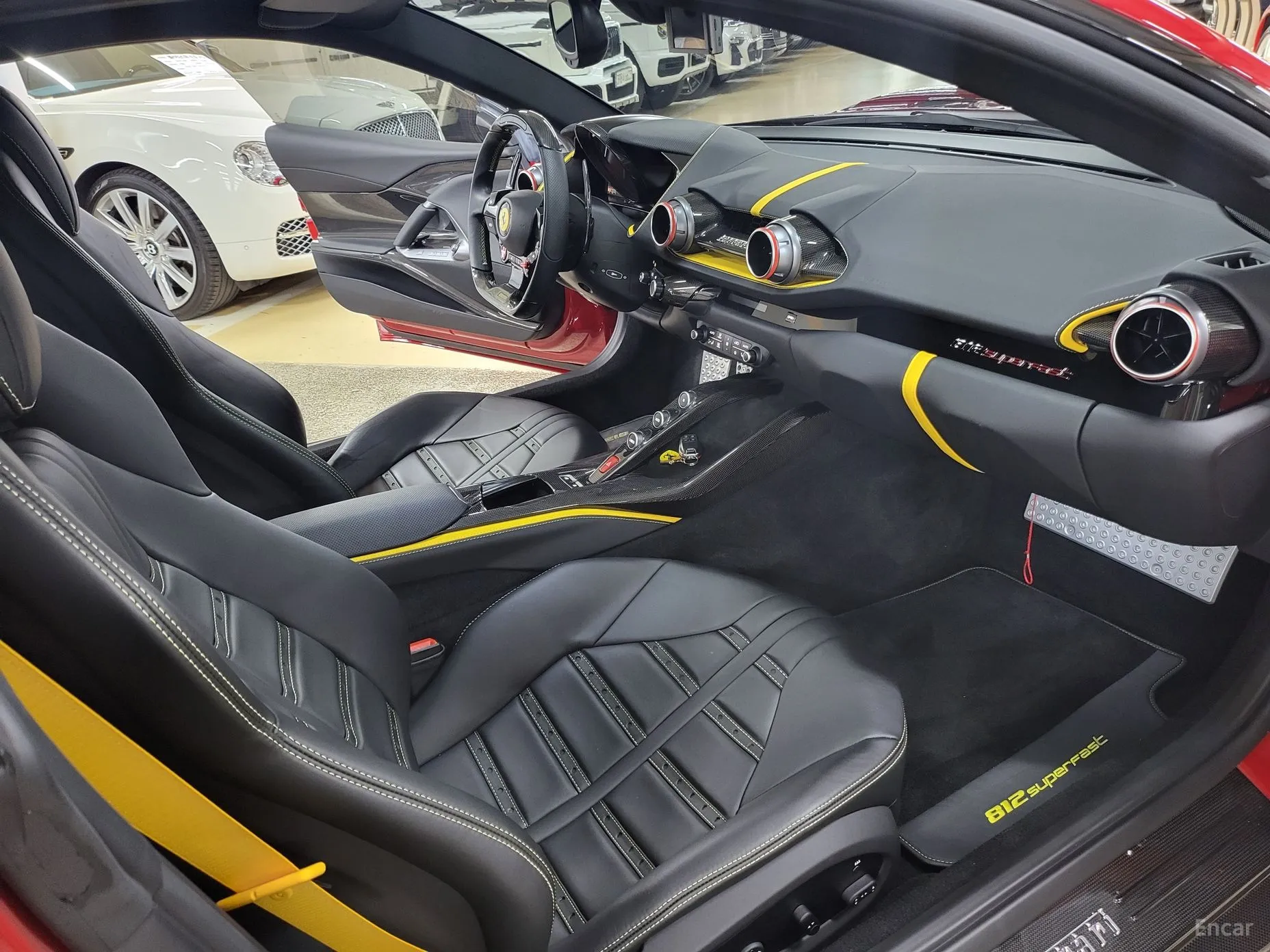 Ferrari 812 Superfast превью 8