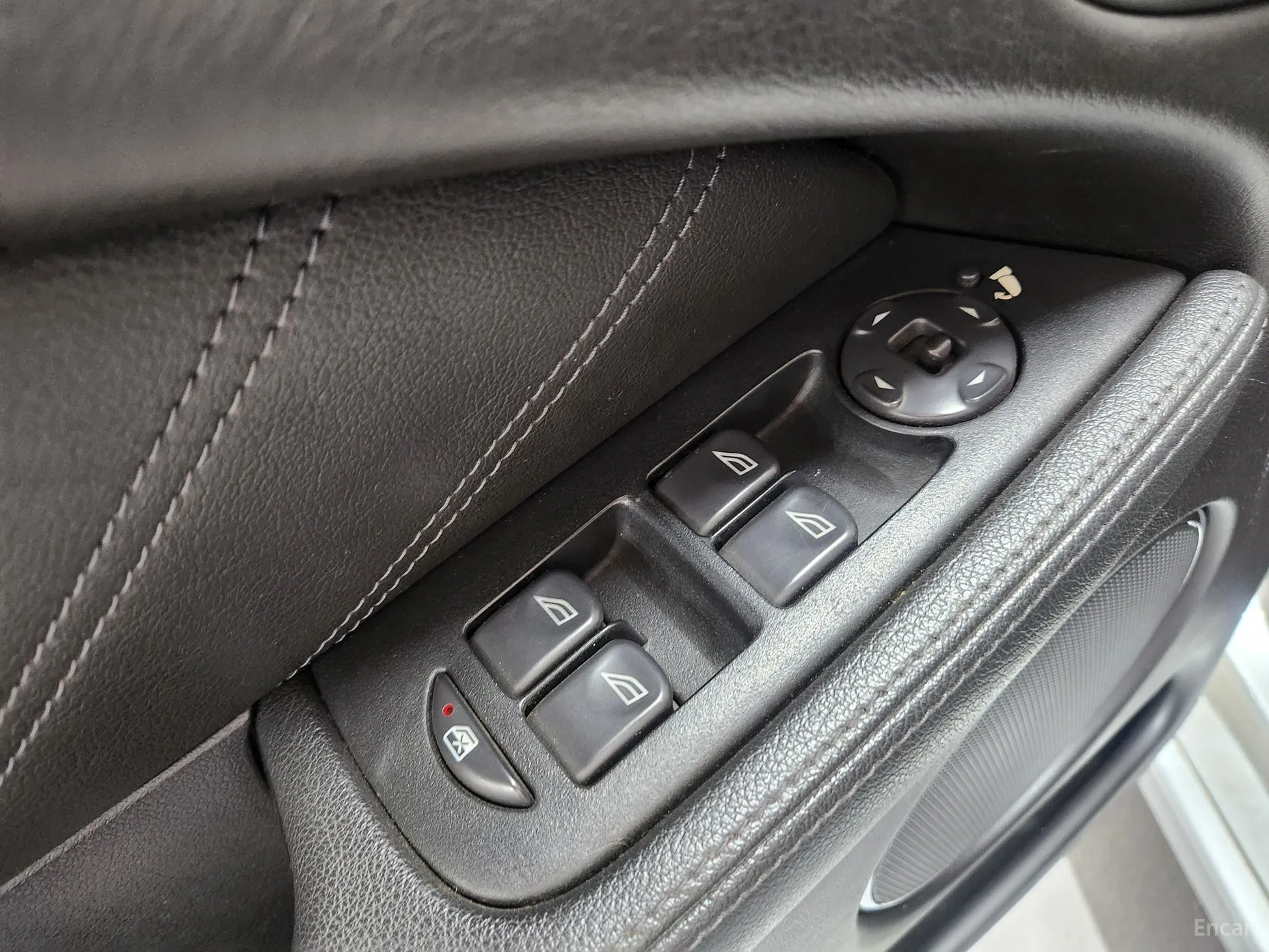 Jaguar X-type превью 15