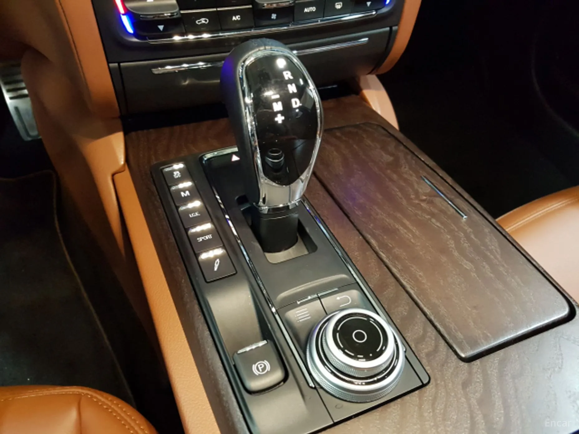 Maserati Quattroporte превью 13