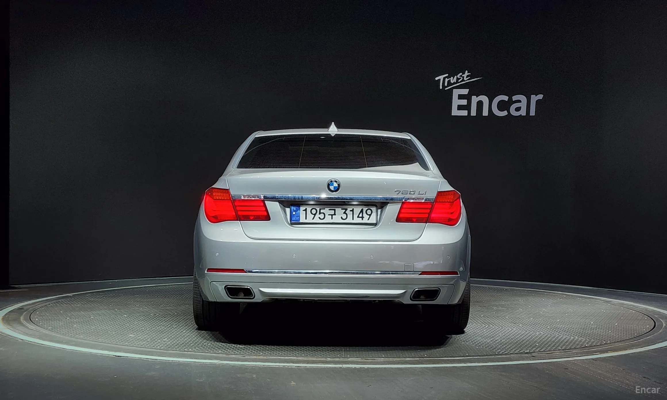 BMW 7 Series (F01) превью 3