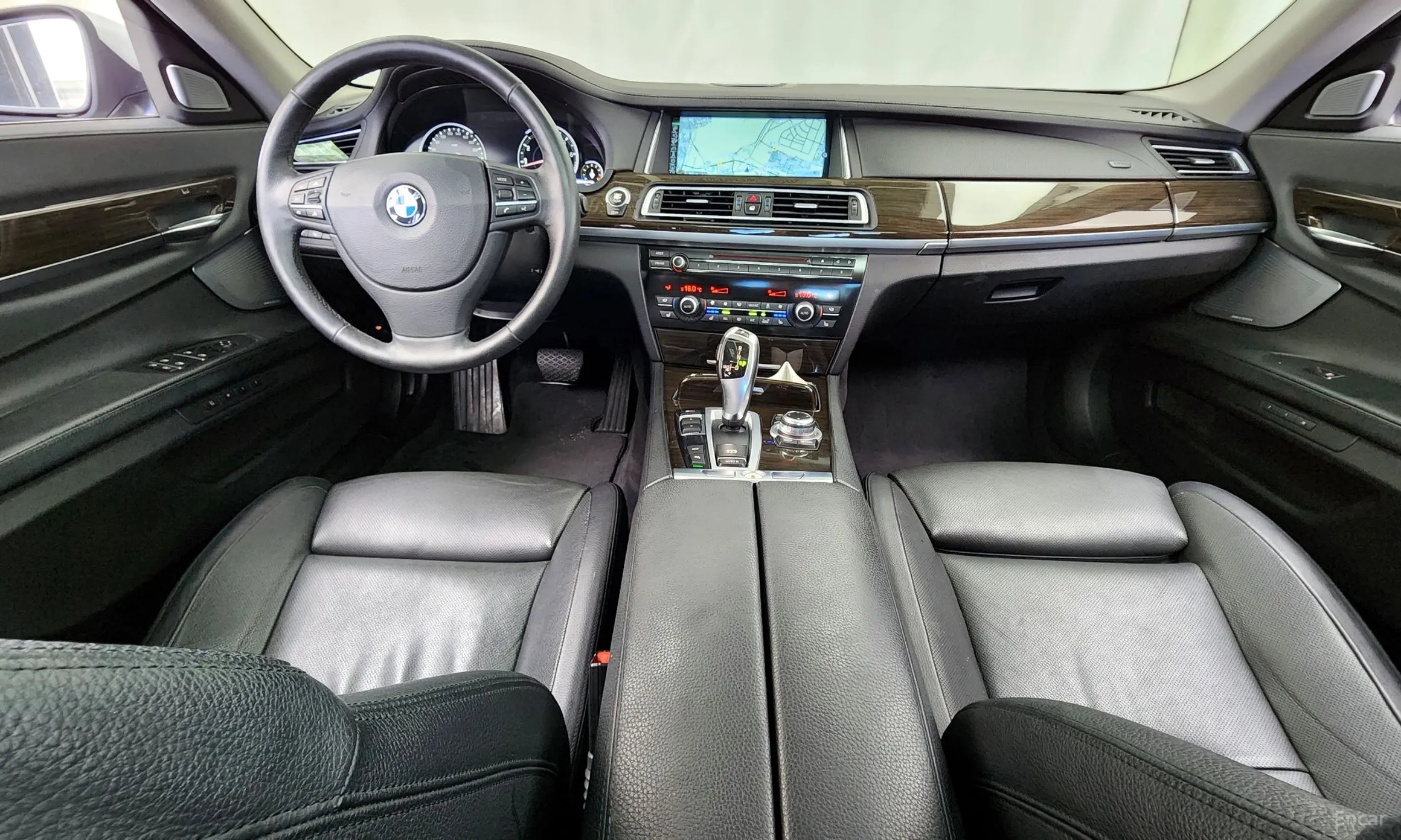 BMW 7 Series (F01) превью 4