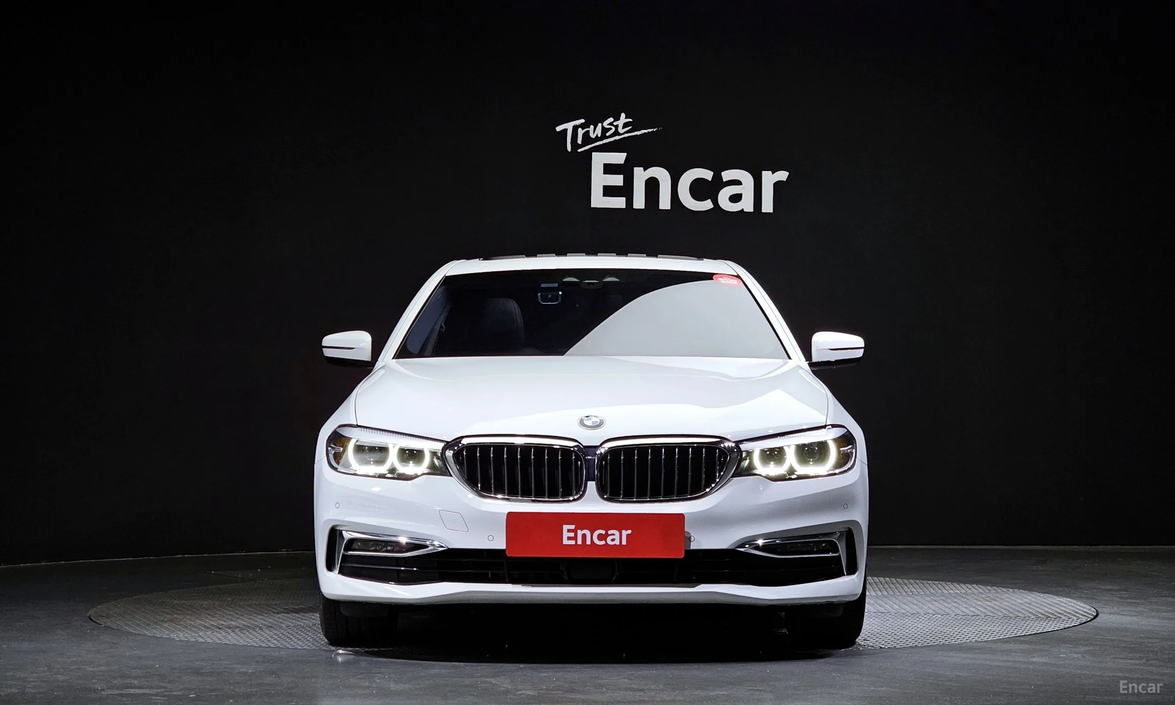 BMW 5 Series (G30) превью 2