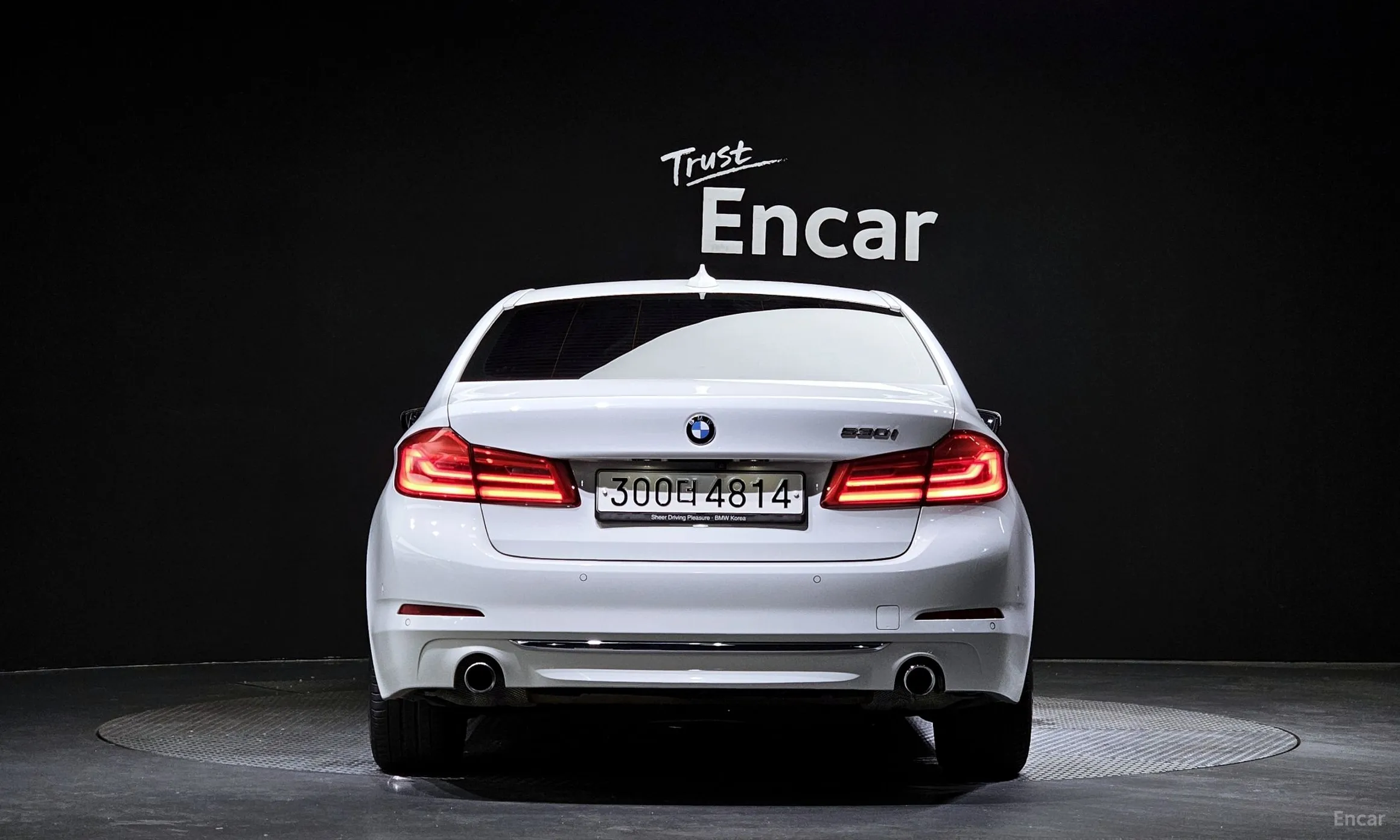 BMW 5 Series (G30) превью 3