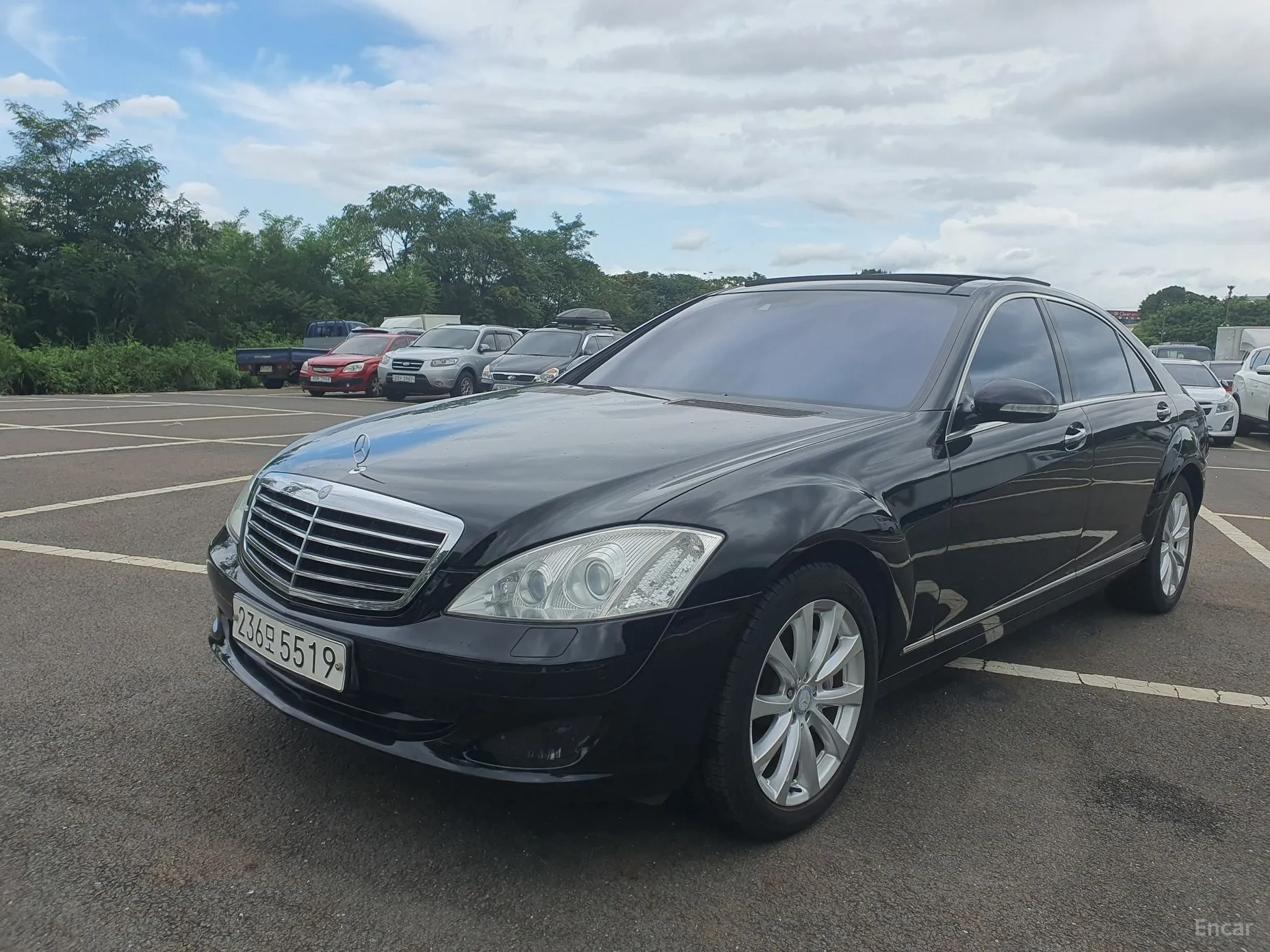 Mercedes Benz S-Class W221