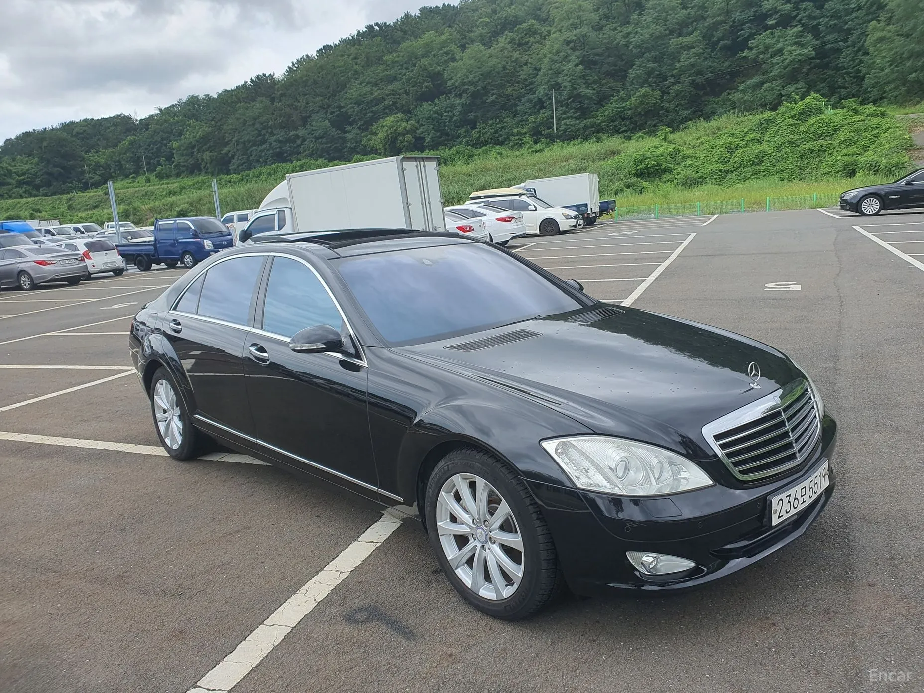 Mercedes Benz S-Class W221