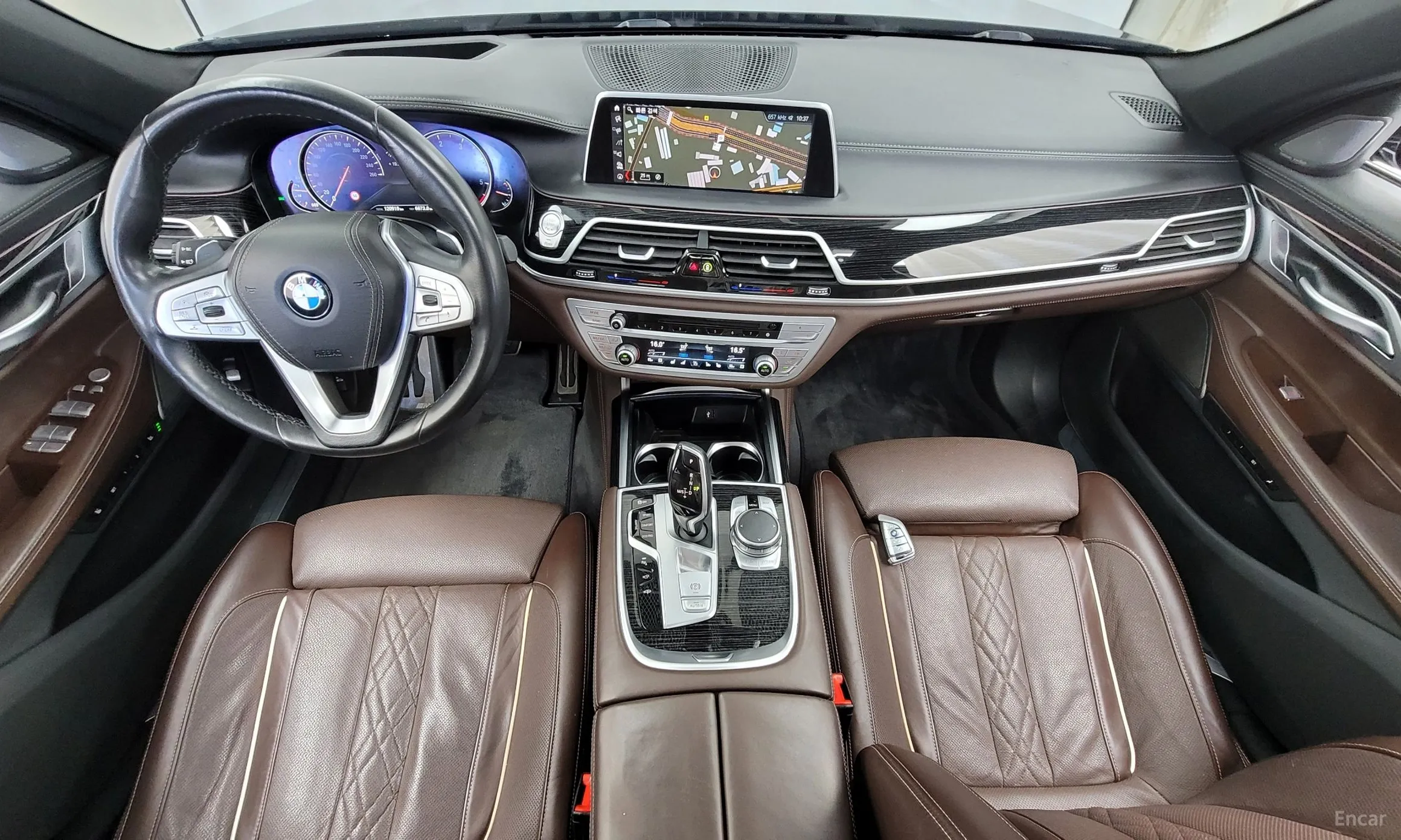 BMW 7 Series (G11) превью 4