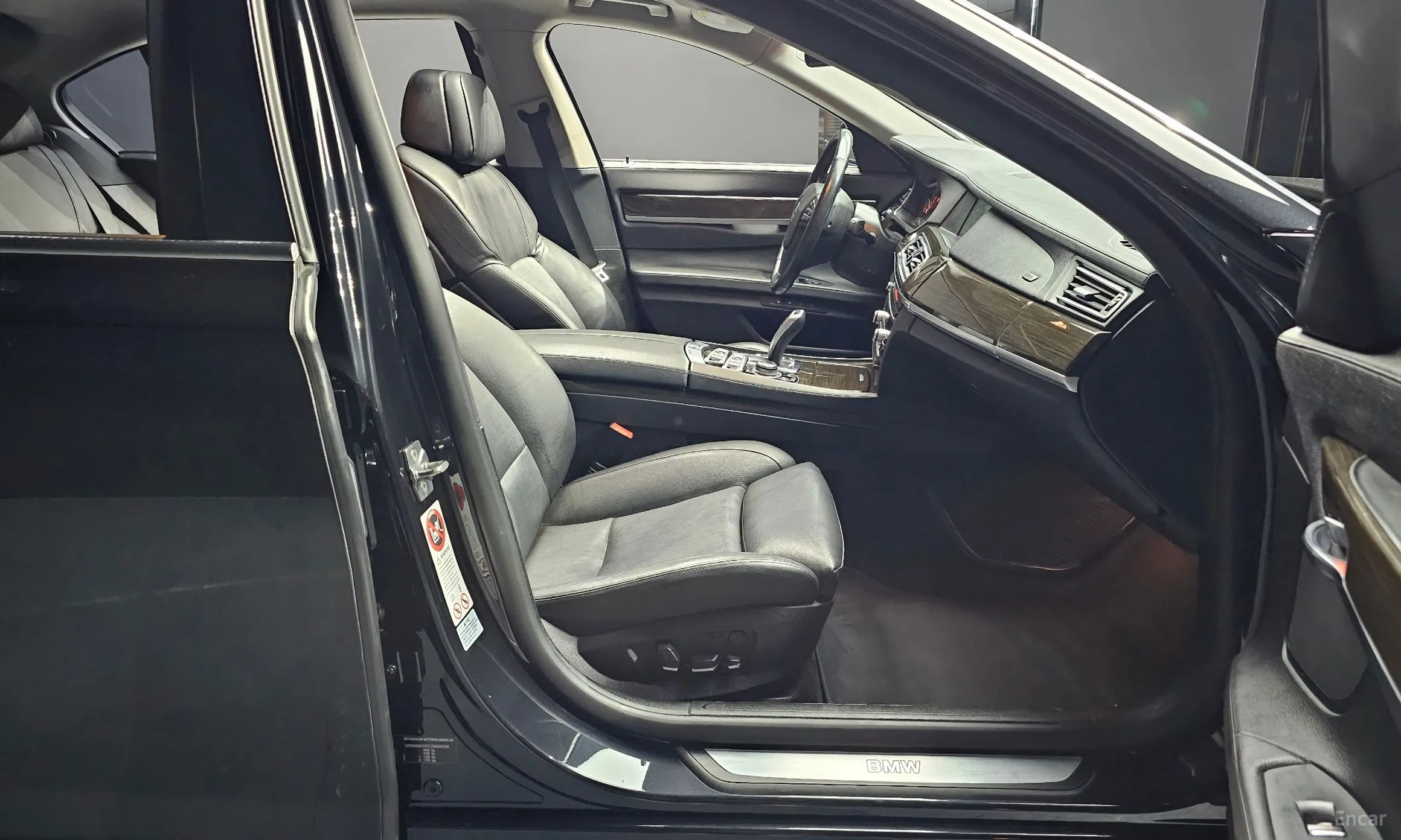 BMW 7 Series (F01) превью 4