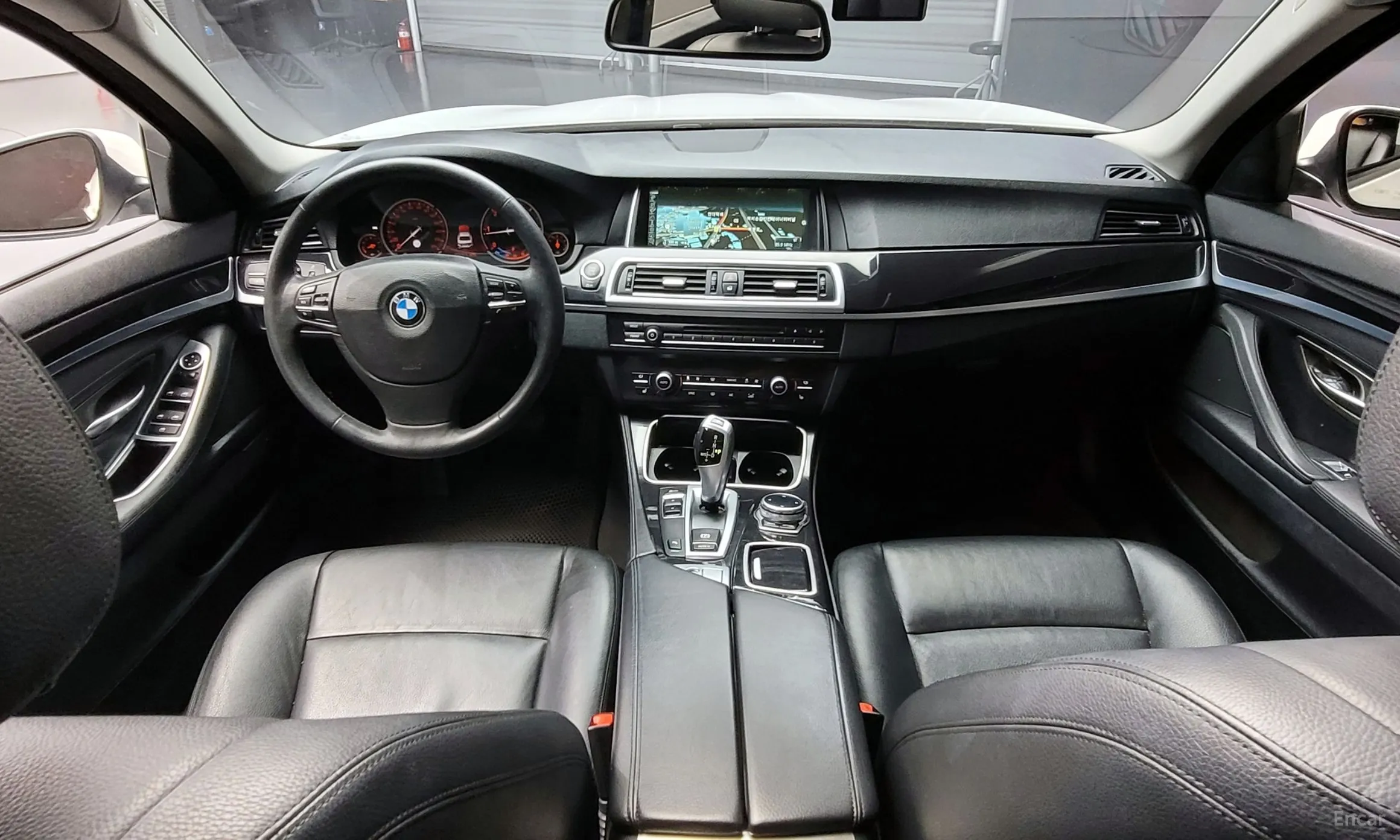 BMW 5 Series (F10) превью 4