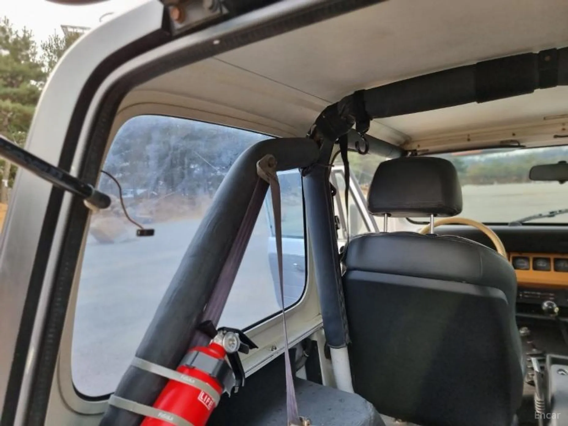 Jeep Wrangler (YJ) превью 11