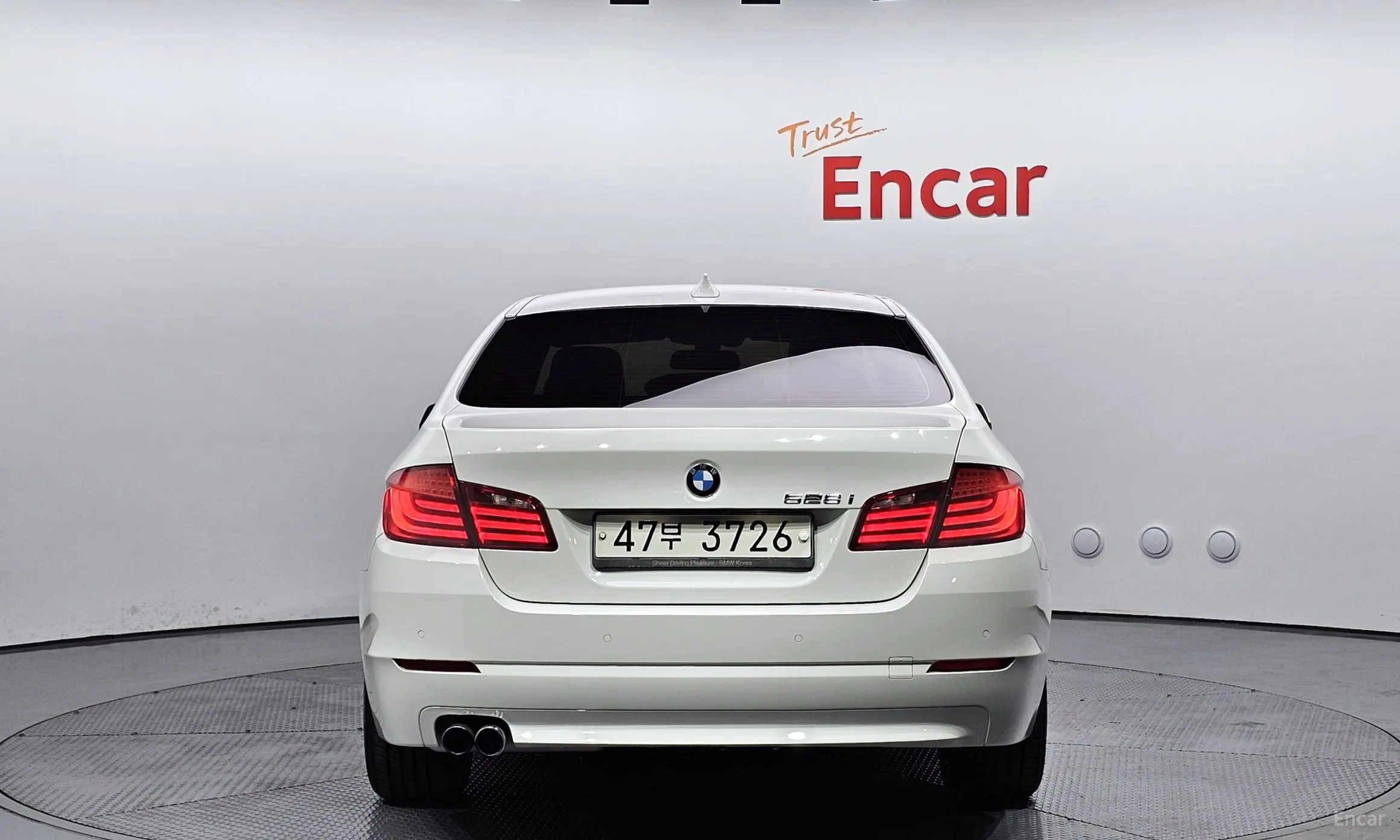 BMW 5 Series (F10) превью 3
