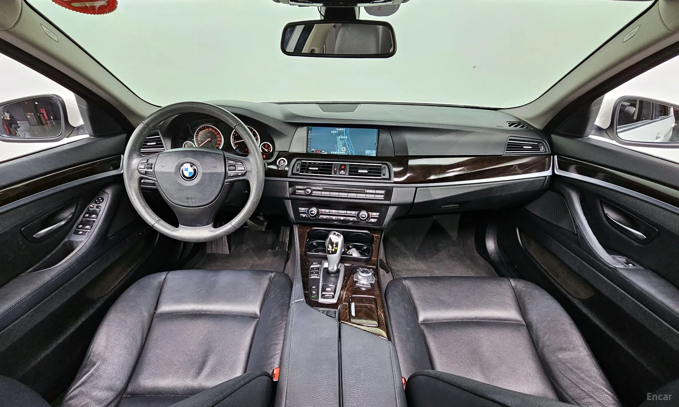 BMW 5 Series (F10) превью 4