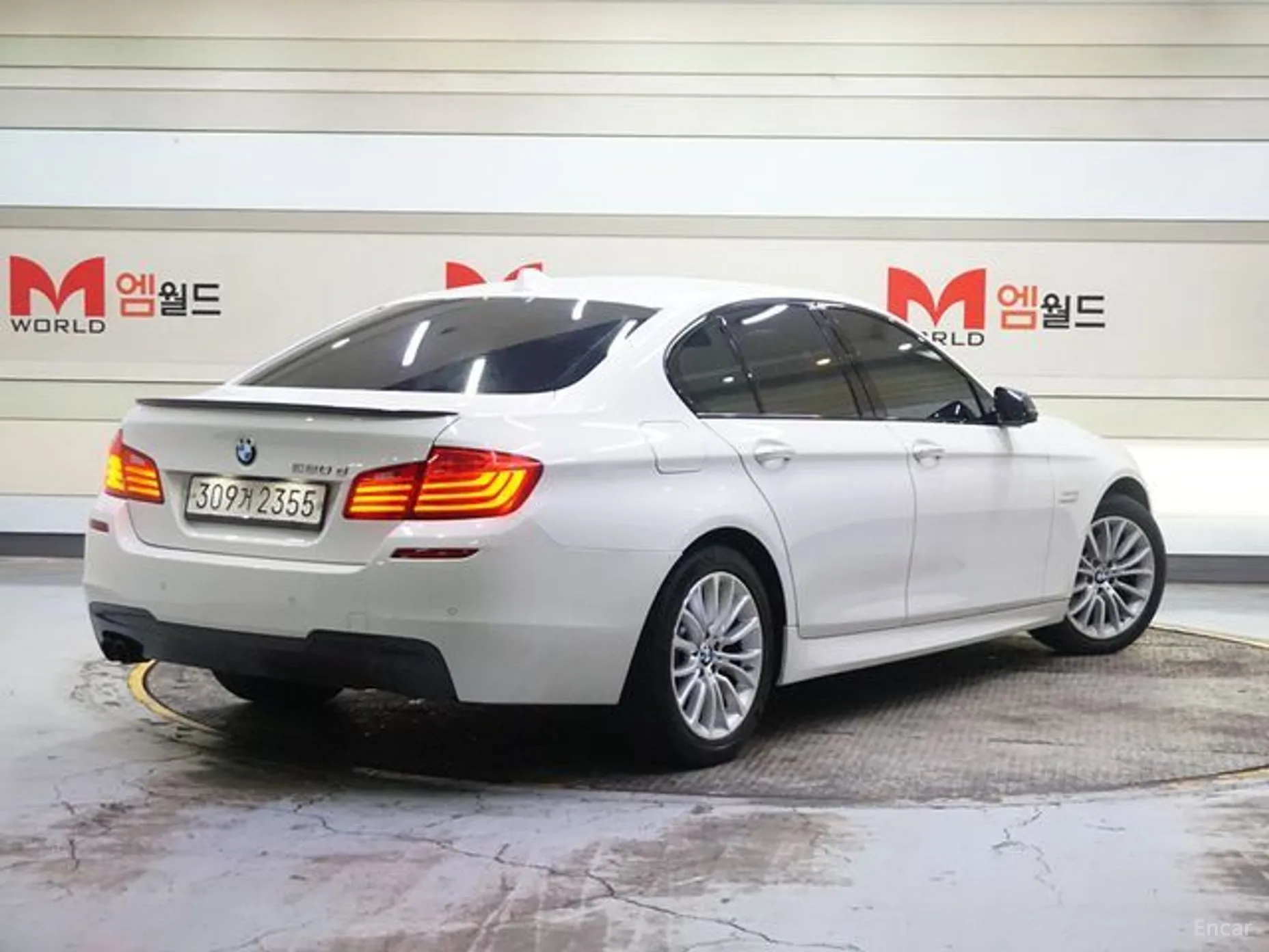 BMW 5 Series (F10) превью 3