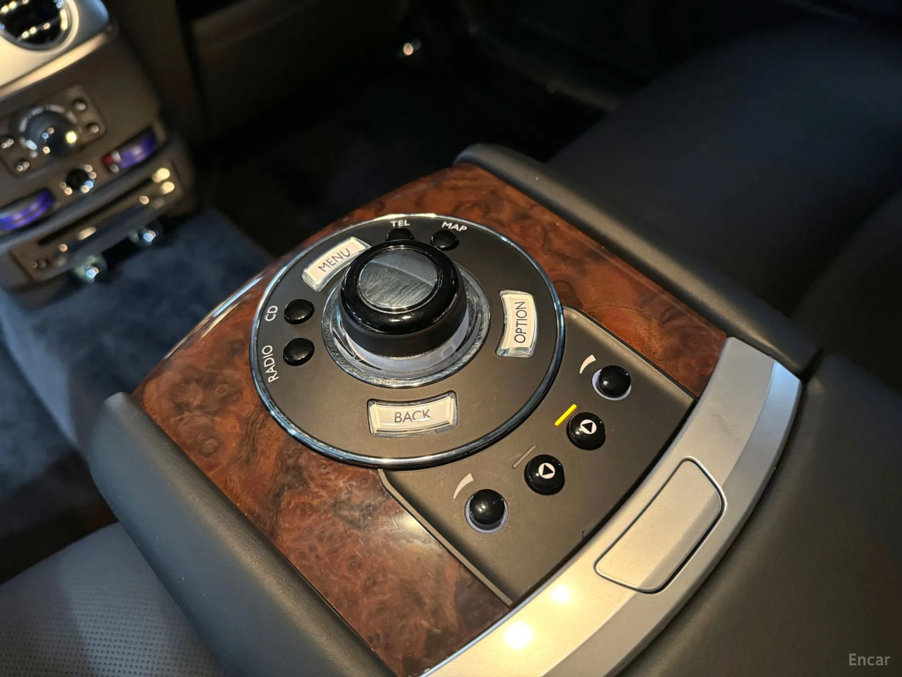Rolls-Royce Ghost превью 15